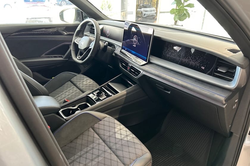 Bild 4 av Volkswagen Tayron eHybrid R-LINE 272 HK DSG6