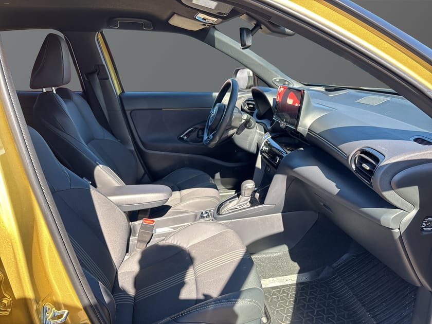 Bild 2 av Toyota Yaris Cross Hybrid AWD-i 1,5 ADVENTURE - JBL PLUSP