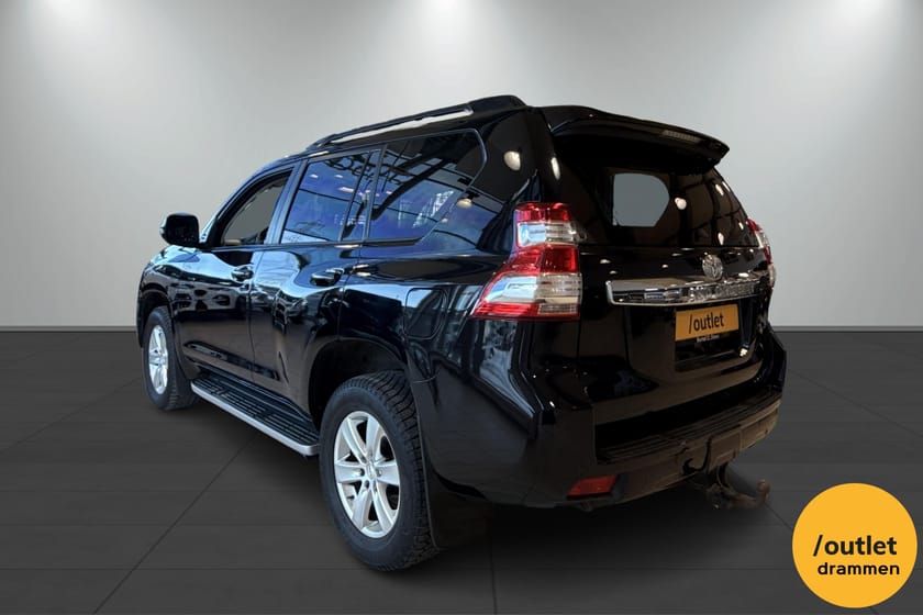Bilde 3 av Toyota Land Cruiser 2,8 177HK / Skinn /Krok / Klima / Bøyle med lys /