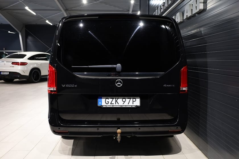 Bild 5 av Mercedes-Benz V 300d 4MATIC 3.2t 9G-Tronic AMG 237hk 7-sits 360°/Burmester