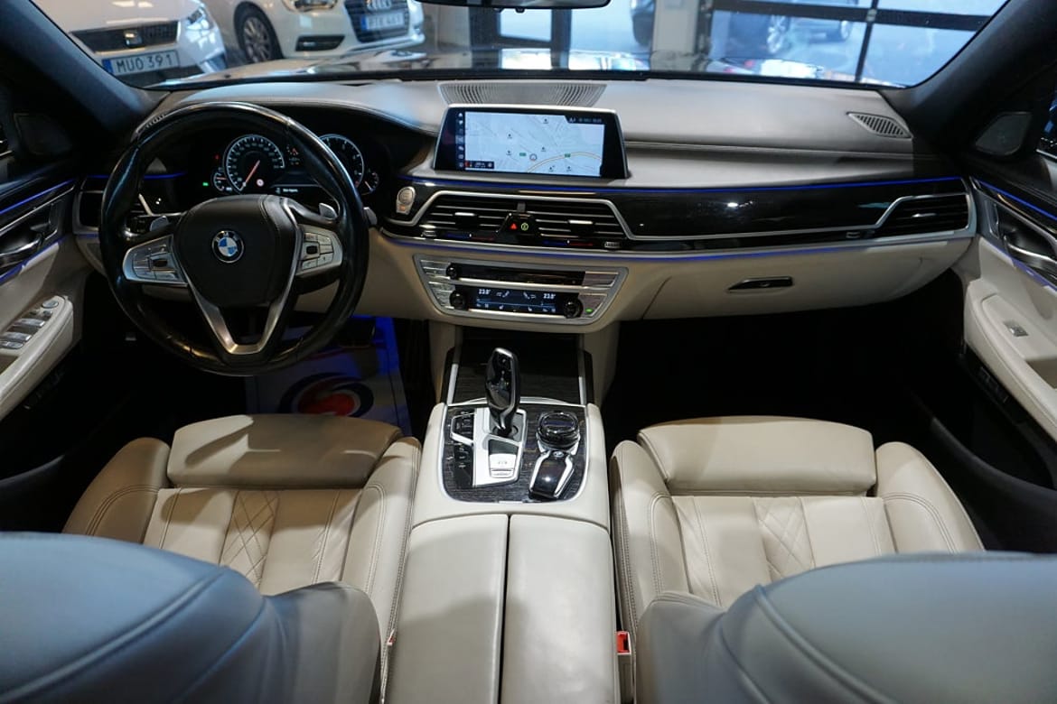 BMW 7-serie 2018 - miniatyr 14