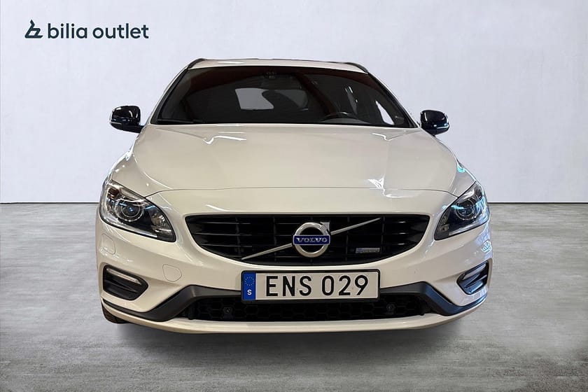 Bild 3 av Volvo V60 D4 R-Design Taklucka / Keyless / Navigation / Elstol