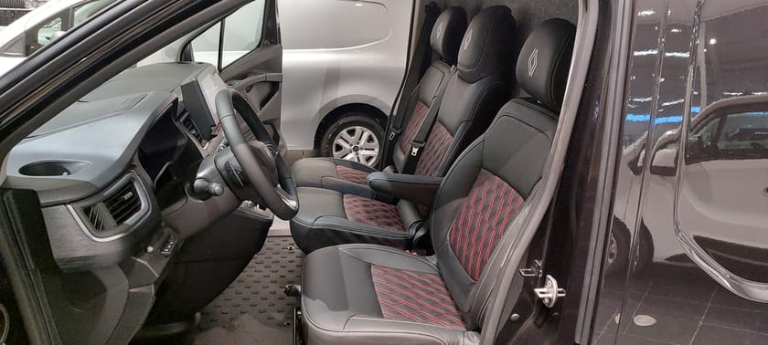 Bild 5 av Renault Trafic Skåpbil Skåp PhII Racing L2H1 170 A