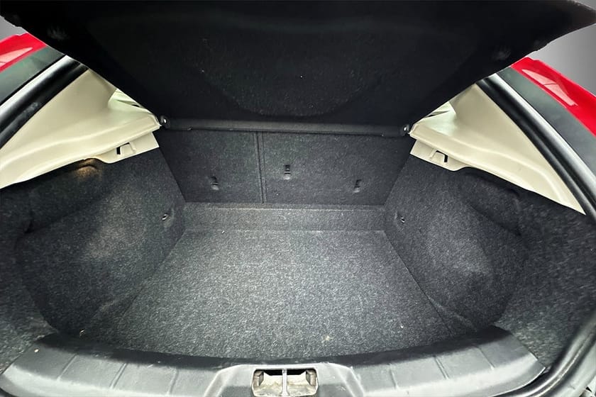 Bild 4 av Volvo V40 Cross Country D2 Geartronic, 120hk Momentum