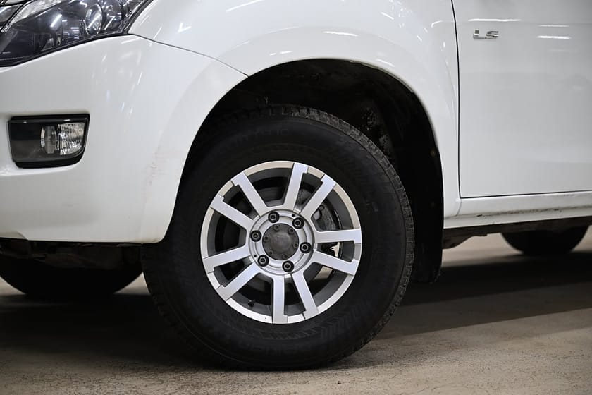 Bild 3 av Isuzu D-Max Space Cab 2.5 4WD 163HK Automat|Kåpa|Vinsch|Lågmil|EnÄgare|Moms