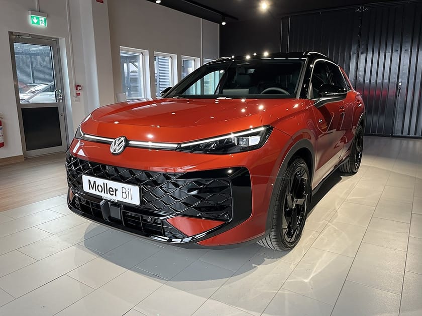 Bild 1 av Volkswagen T-Roc R-LINE 1.5 ETSI 150 HK DSG7