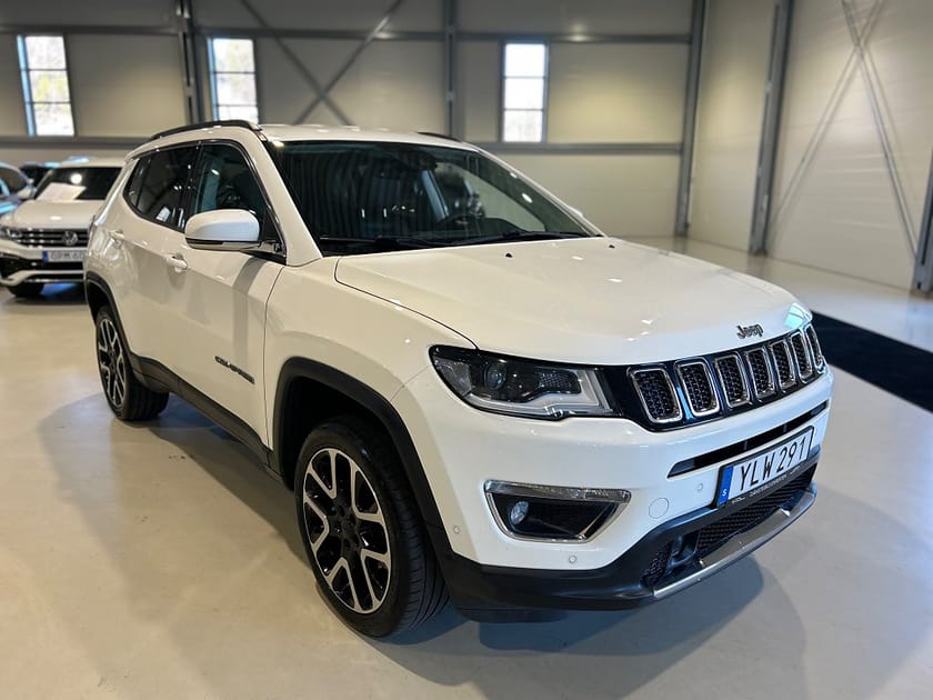 Bild 2 av Jeep Compass LIMITED 1.4 4WD 170hk/ Dragkrok / Backkam / kamrem bytt