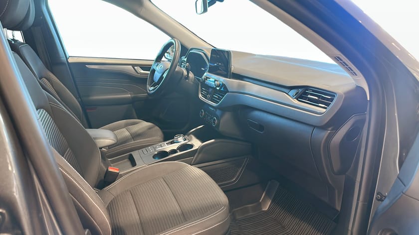 Bild 3 av Ford Kuga Plug-In Hybrid Titanium Plug in 225hk Backkamera