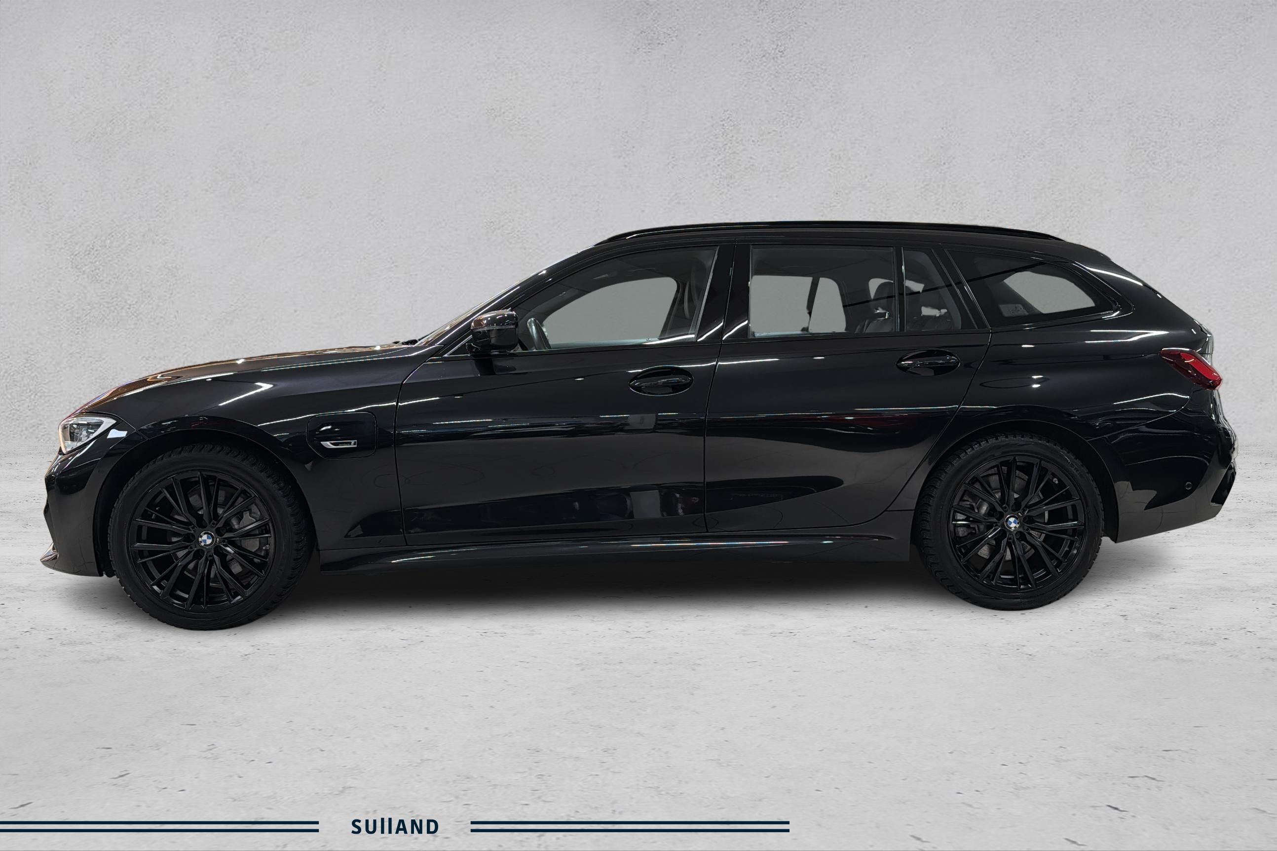 Thumnail bilde 1 av BMW 330e xDrive Touring