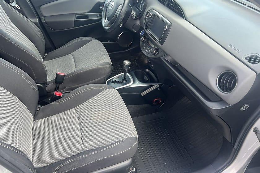 Bild 3 av Toyota Yaris Hybrid e-CVT Active Aut