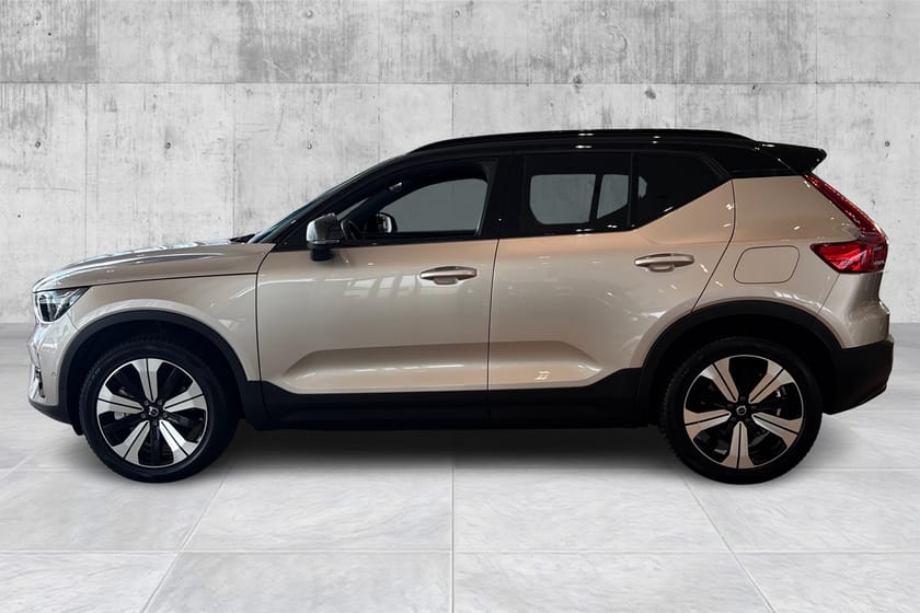 Bilde 2 av Volvo XC40 Recharge Twin motor Ultimate *Pano*360*H.F*ACC*19"H&K