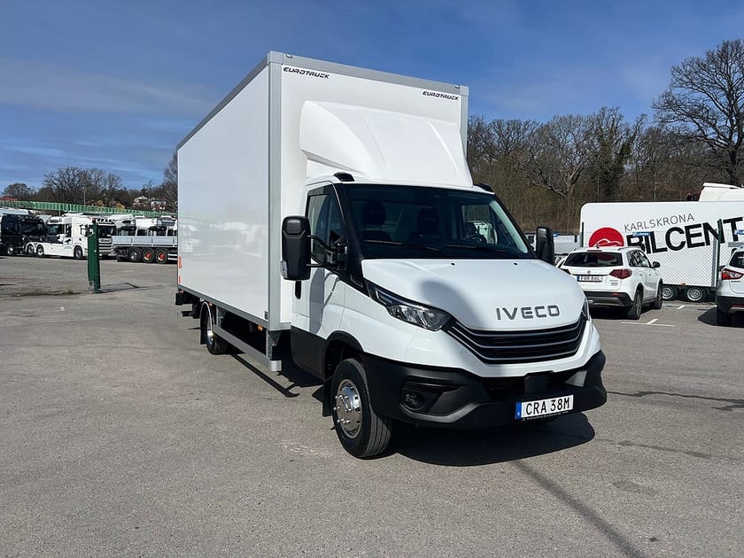 Bild 5 av Iveco Daily 72-180 Chassis Cab 72C18 A8 Skåpbil Öppningsbarsida Fullutrustad