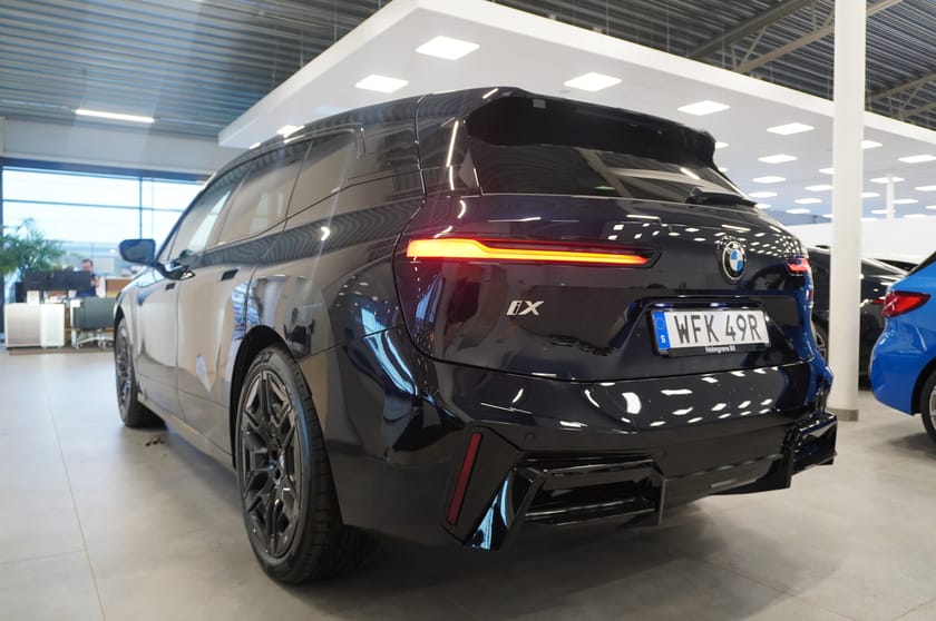 Bild 4 av BMW iX xDrive45 Fully Charged M Sport Pro Ed Drag H K DA