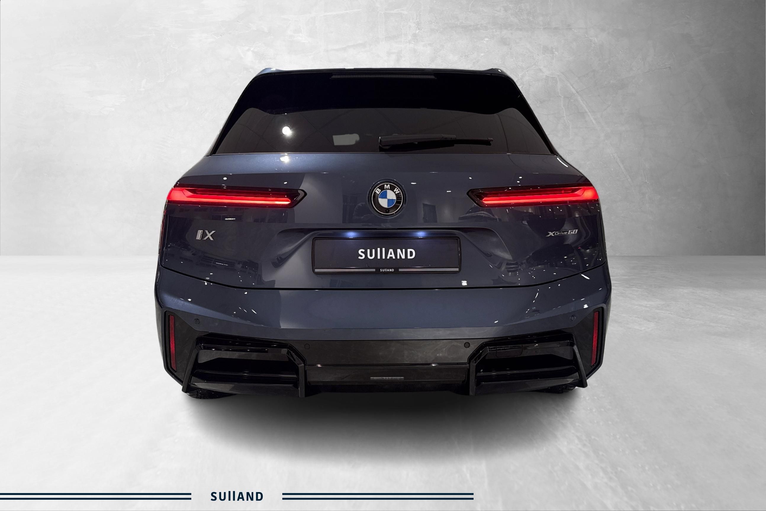 Thumnail bilde 3 av BMW iX xDrive60