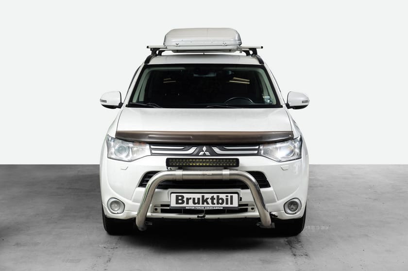 Bilde 2 av Mitsubishi Outlander 4x4 manuell/Skiboks/LEDbar/Kufanger/Rep. objekt/delebil