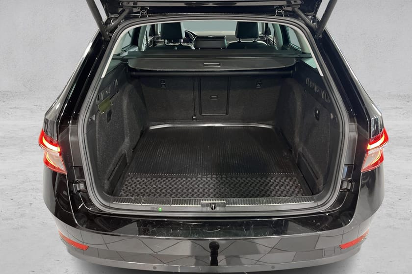Bilde 5 av Škoda Superb Stasjonsvogn 2,0TDI 200HK Style 4x4 Hengerfeste Skinn