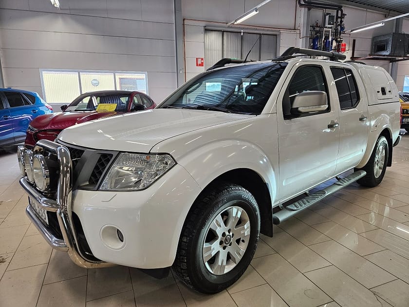 Bild 1 av Nissan Navara Dubbelhytt 2.5 dCi 4x4 Hög/Låg FLAKKÅPA