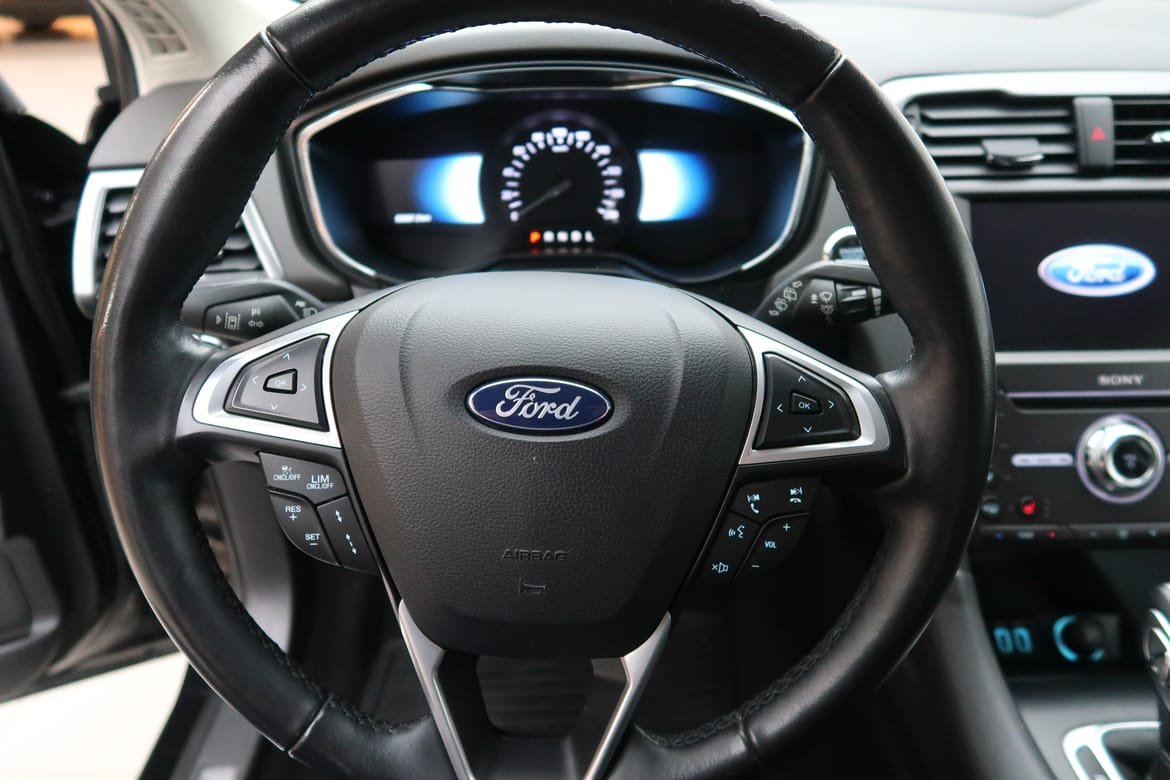 Ford Mondeo 2021 - miniatyr 9