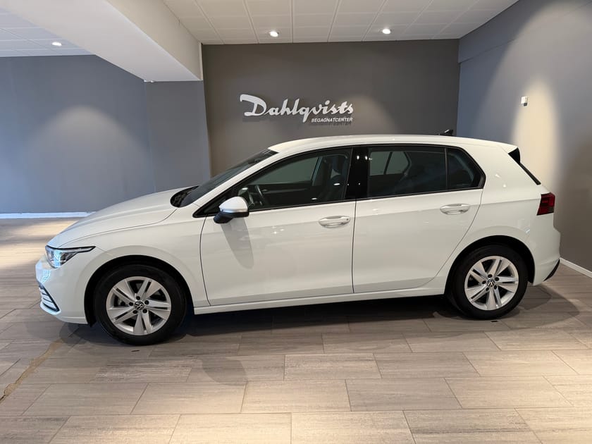 Bild 5 av Volkswagen Golf 1.0 eTSI 110hk | DSG V-hjul Carplay ACC