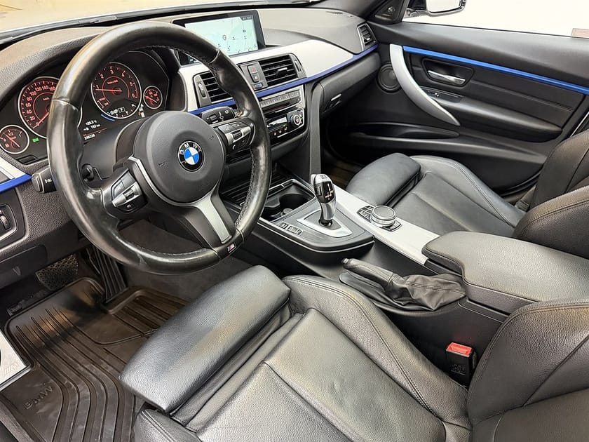 Bild 4 av BMW 320d xDrive Touring 320 190hk M Sport Pano/HarmanK/Läder/Navi/Krok