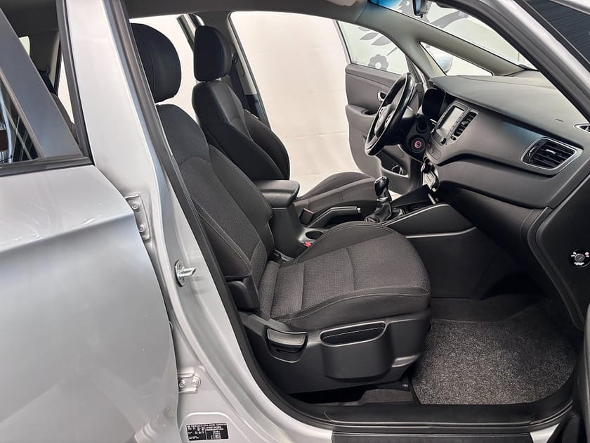 Bild 4 av Kia Carens 1.7 VGT GLS 115Hk 7-sits Gps Motorv Rattvärme V-hjul