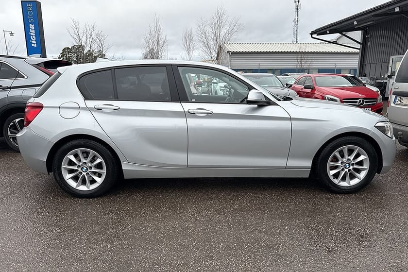 Bild 4 av BMW 120d 5-dörrars Sport line Avbet 1142Kr/Månad Nyservad V-Hjul