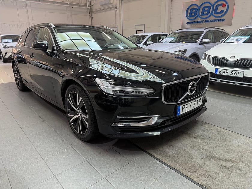 Bild 3 av Volvo V90 Recharge T8 AWD Geartronic Momentum Navi/B-kamera/Drag