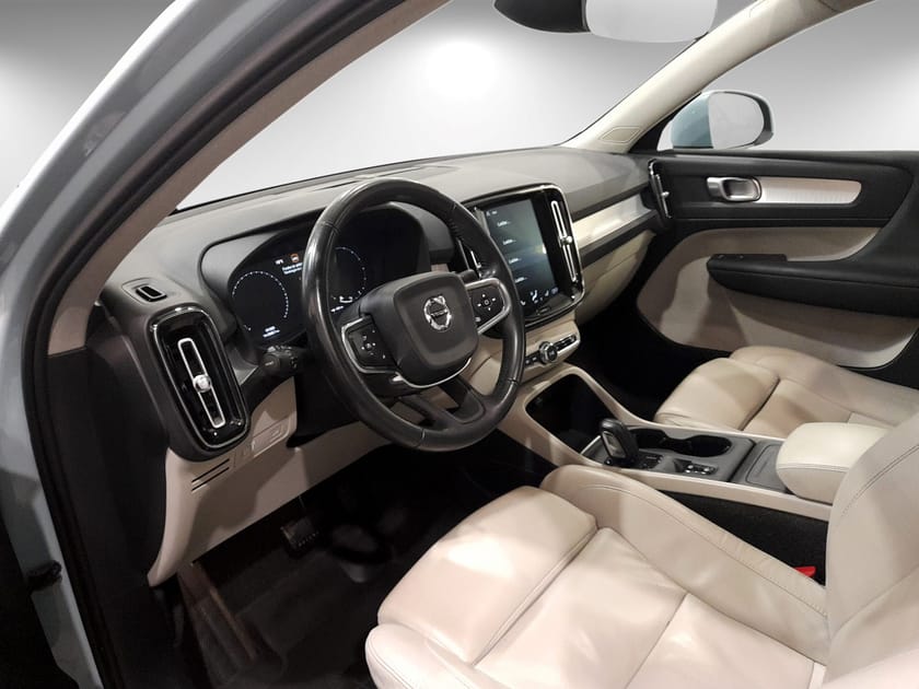 Bild 5 av Volvo XC40 D3 AWD Momentum Pro Edition