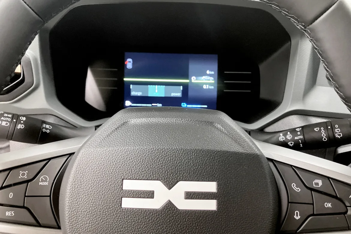 Dacia Duster HYBRID 140