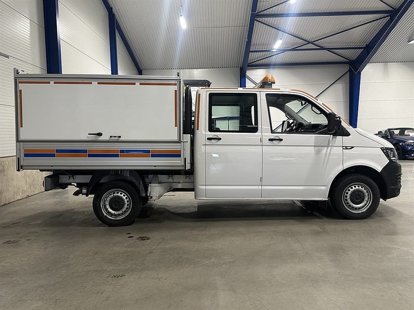 Bild 4 av Volkswagen Transporter Chassi Cab Pickup DH 2.0 TDI 140 HK DSG / Leasebar / Chicago-skåp /