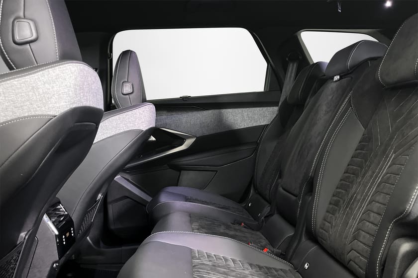 Bild 5 av Peugeot 5008 HYBRID 136 GT EDITION 145HK VISNINGSBIL 7-sits