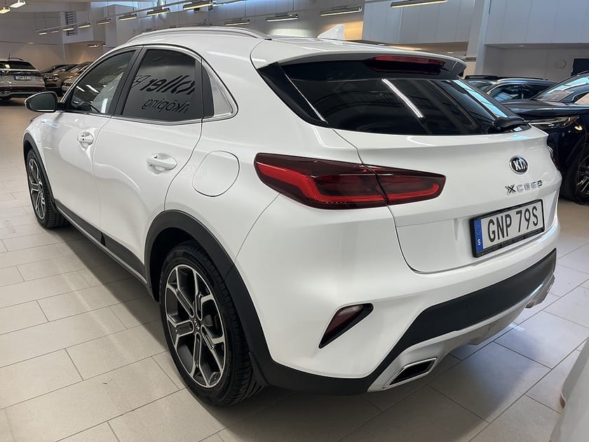 Bild 5 av Kia XCeed Plug-in Hybrid 141hk Cockpit Kamera Navi Halvskin