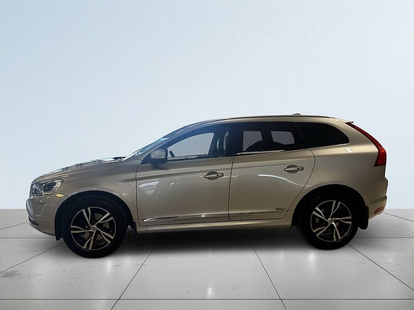 Bild 4 av Volvo XC60 D4 AWD Classic Summum Dvärme Drag Bkamera Taklucka S&V