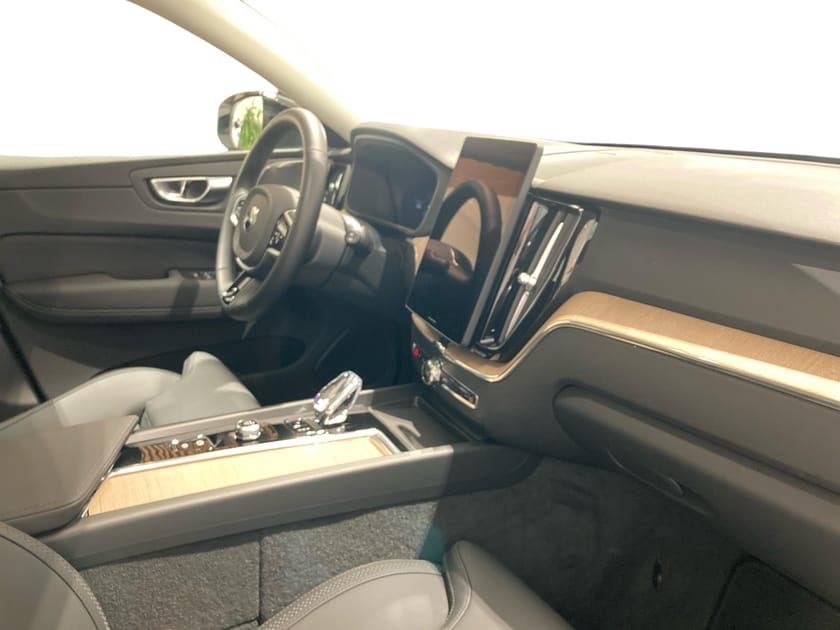 Bild 4 av Volvo XC60 T6 Plus Dark Nordic Edition
