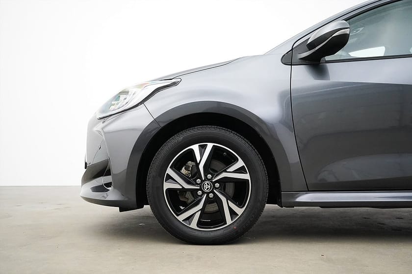 Bild 2 av Toyota Yaris Hybrid 115 CVT / 115hk / CarPlay / Backkamera