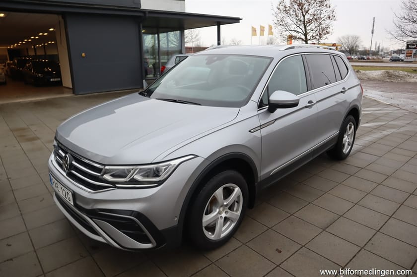Bild 2 av Volkswagen Tiguan Allspace 7-sätes 2.0 TDI SCR 4Motion 200hk Momsbil 7 sit Elegance Navi Drag 1 Ägare