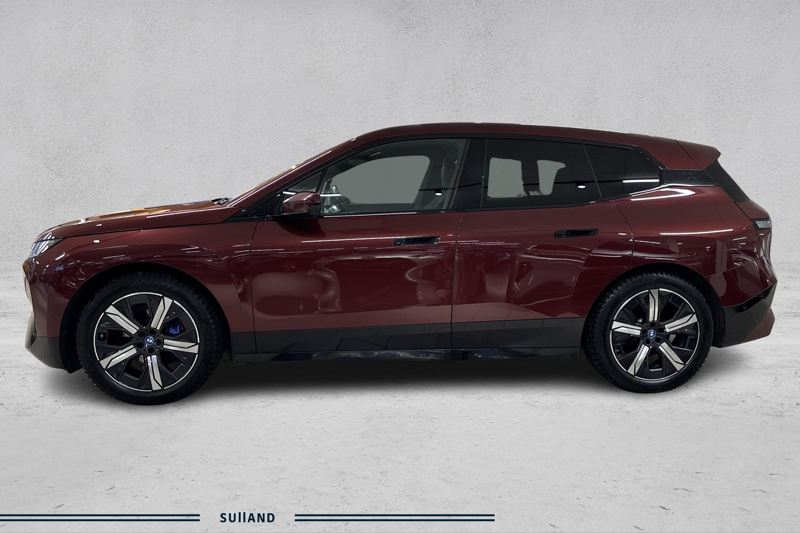 Thumnail bilde 1 av BMW iX xDrive40