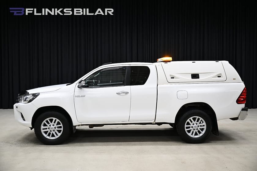 Bild 2 av Toyota Hilux Extra Cab 2.4 AWD 150HK Kåpa|Drag|Värmare|Backkamera|EnÄgare|Moms