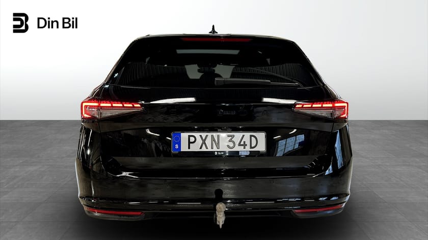 Bild 5 av Škoda Superb iV Kombi Sportline 204 hk DSG / Pano / Drag / 360