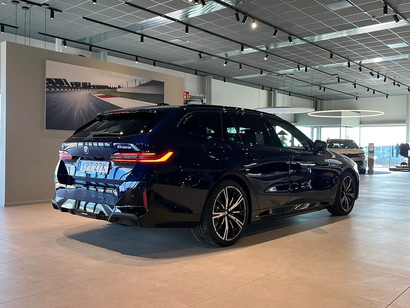 Bild 4 av BMW 530e xDrive Touring M Sport Pro D/A Pro B&W 4,95%