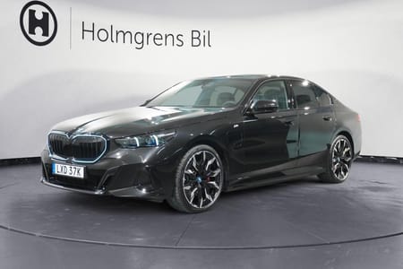 BMW 550e xDrive Sedan M Sport Pro DA Pro B W Drag