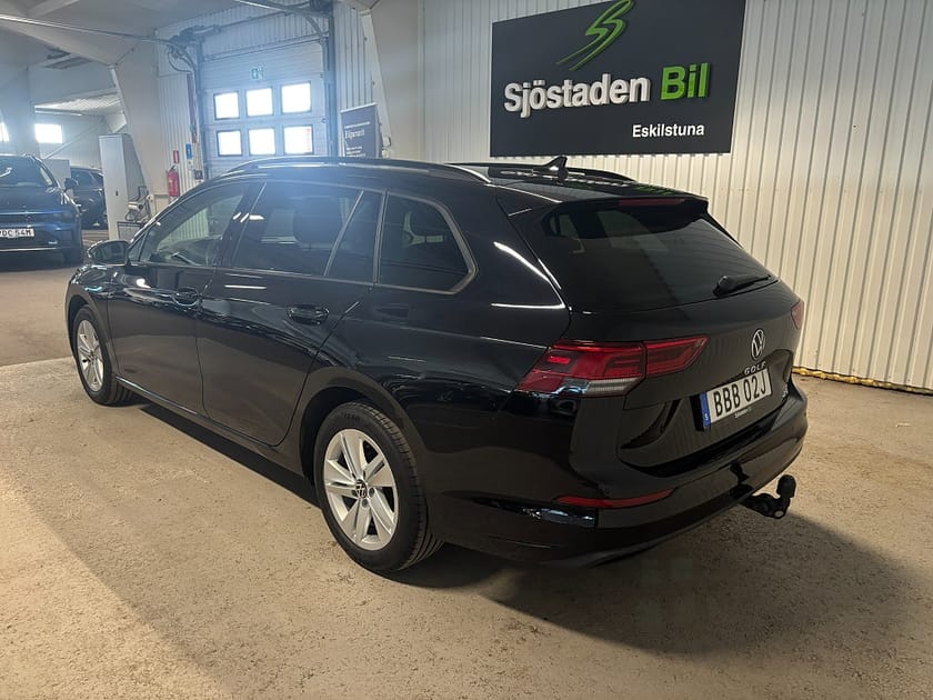 Bild 3 av Volkswagen Golf Sportscombi 1.5 eTSI ACT Kamera Drag Bluetooth
