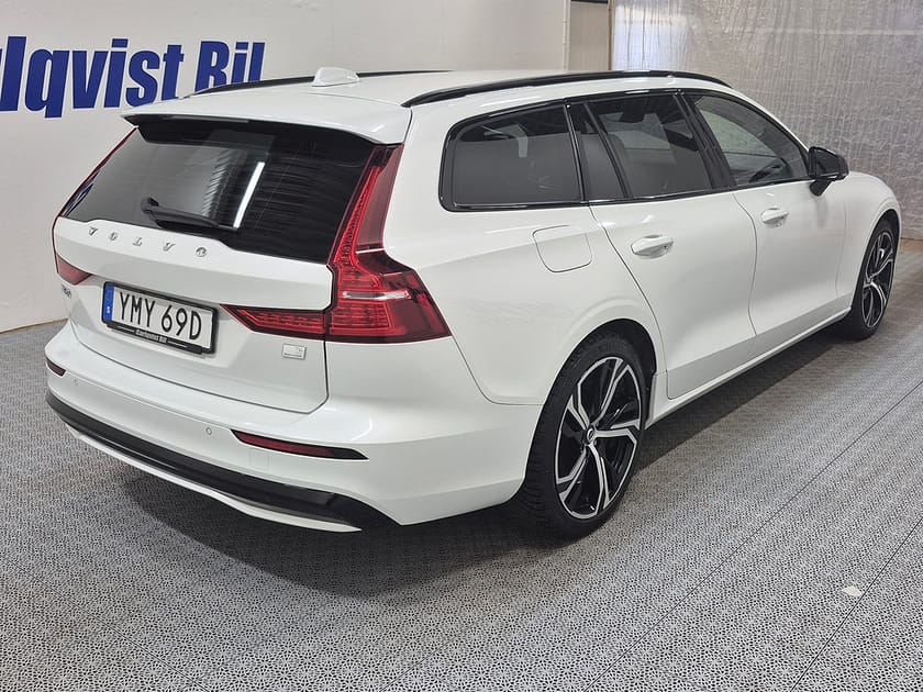 Bild 4 av Volvo V60 T6 Recharge R-Design plug in AWD 350HK 4x4 Läder