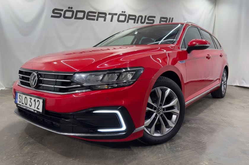 Bild 2 av Volkswagen Passat Sportscombi GTE COCKPIT PANO MOMSBIL