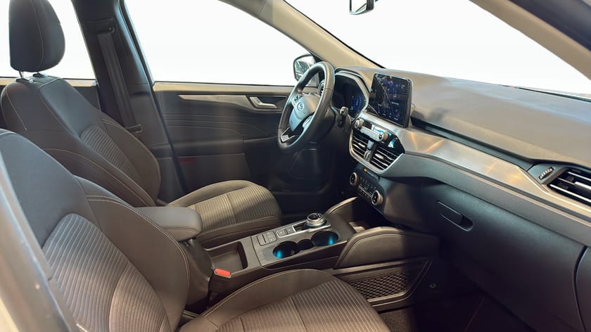 Bild 3 av Ford Kuga Plug-In Hybrid 225hk  Carplay Rattvärme Appstart