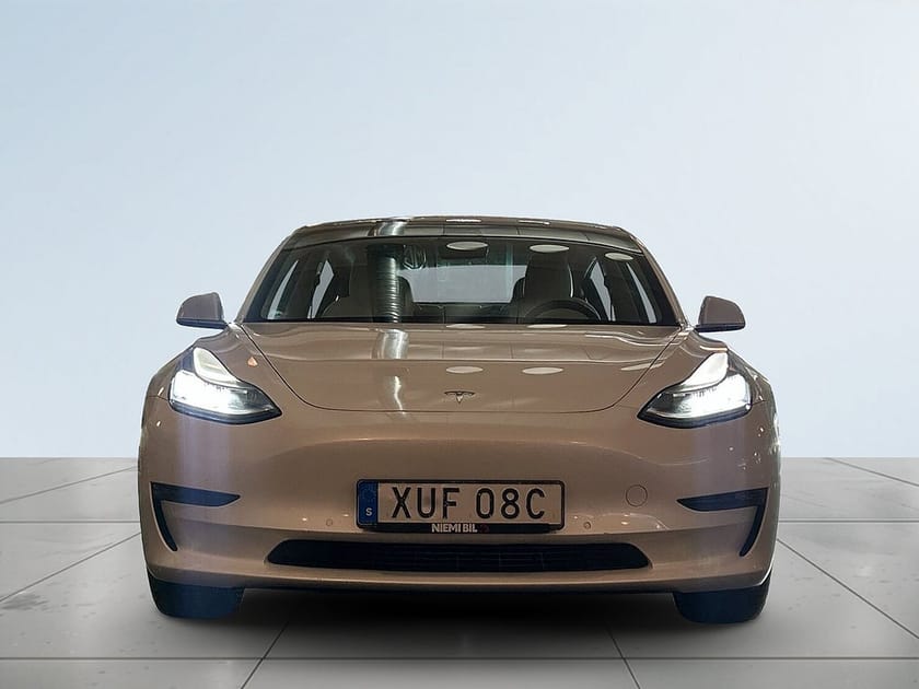 Bild 2 av Tesla Model 3 Long Range AWD Pano/Rattvärme/Skinn/SoV/Autopilot