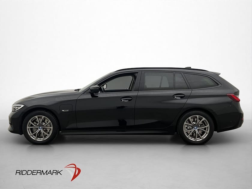 Bild 5 av BMW 330e xDrive Touring Sport line Kamera Navi Skinn Drag