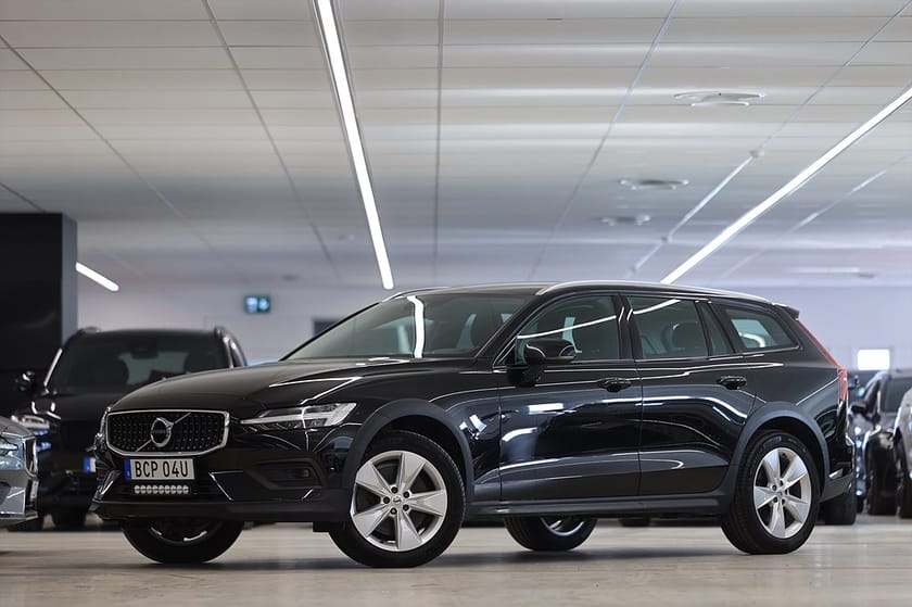 Bild 3 av Volvo V60 Cross Country B4 AWD 197hk Momentum Värmare B-Kamera