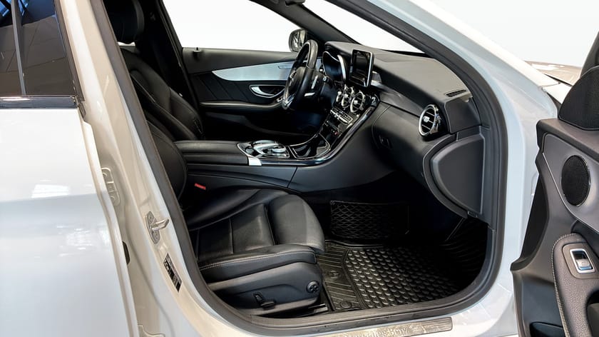 Bild 3 av Mercedes-Benz C 250 T d 4MATIC 4M | AMG | Drag | Värm. | 204hk