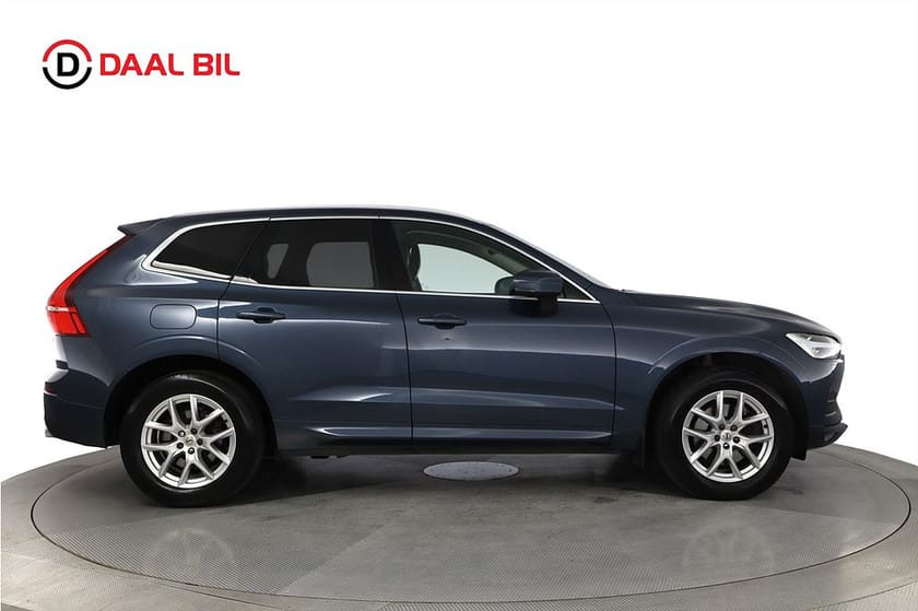 Bild 5 av Volvo XC60 D4 AWD 190HK MOMENTUM DRAG VÄRMARE P-SENSORER CARPLAY